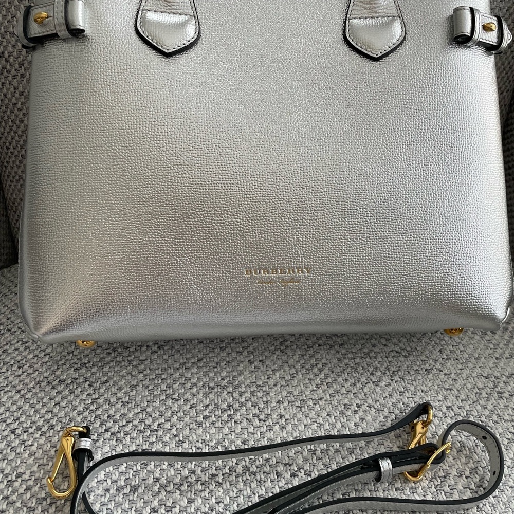 Burberry House Check Banner Bag - Picture 9 of 10